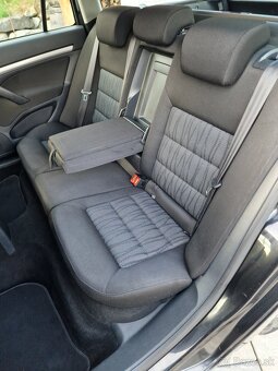 Škoda Octavia Combi 2.0 TDI DSG ELEGANCE TOP STAV - 11