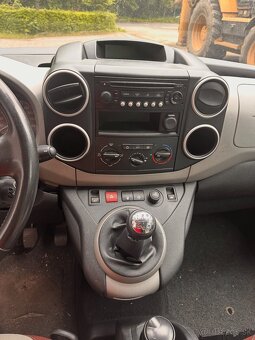 Predám Citroen Berlingo 2011 1.6i 88kw naj.189000km - 11