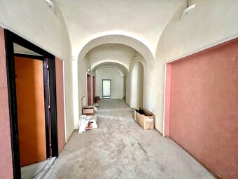 Na prenájom podnikateľský objekt v centre mesta Gelnica - 11