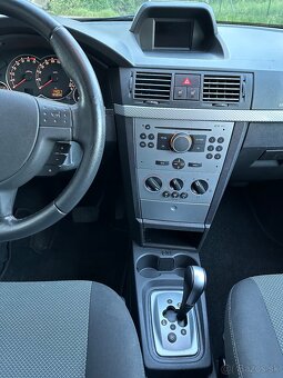Opel Meriva 1.6i Benzín Automat - 11