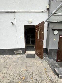 Na predaj útulný 1-izbový byt na Halenárskej ulici v centre  - 11