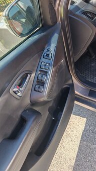 Hyundai ix35 2.0 CRDi, 4x4, Automat - 11
