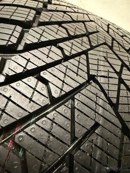 Nepoužitá zimná sada Volvo XC90 - 5x108 R22 , 275/35/22 - 11