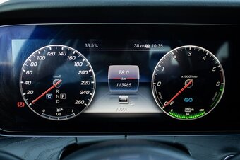 Mercedes Benz E 300 de T Avantgarde (2020) - 11