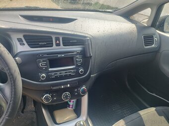 Kia ceed SW 1.6 CRDI 94KW - 11