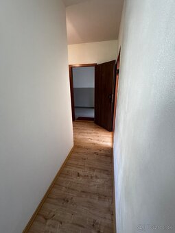Ponúkam na predaj 3 izb. slnečný byt s balkónom na sídlisku - 11