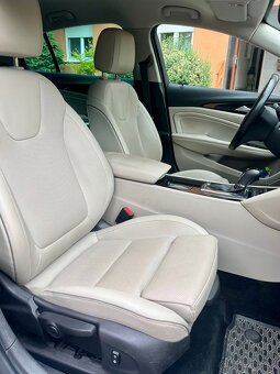 Predám pod cenu Opel Insignia v luxusnej výbave - 11
