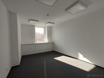 Svetlý kancelársky celok, 330m2, Hurbanovo Námestie/Obchodná - 11