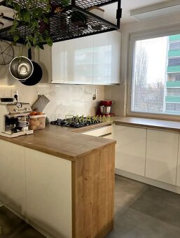 Ponúkame na predaj 3-izbový byt s loggiou a pivnicou – 92 m² - 11