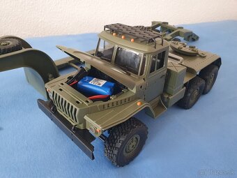 Krásny RC model Ural s podvalnikom 1:16 - 11