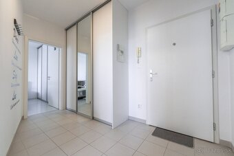 Novostavba 2 izbového bytu s loggiou a garážou - 11
