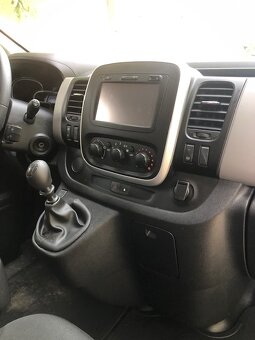 Renault Trafic regál - 11