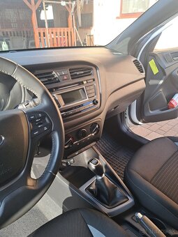 Hyundai i20 - 11