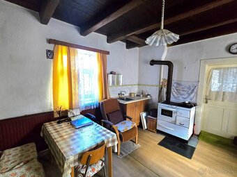 3-izbová chalupa so záhradou a vedľajšou budovou v Hrašnom - 11