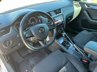 Škoda Octavia Combi 2.0 TDI RS DSG - 11