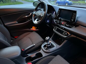 Hyundai i30 CW 1.6 CRDi Family - 11
