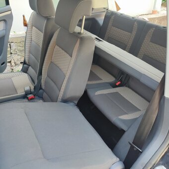 Volkswagen Touran 2.0TDI -Cross - 11