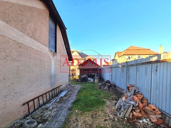 ADOMIS - predáme rodinný dom 2.podlažný 250m2, pozemok 800m2 - 11