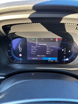 Volvo XC60 B4 R-Design A/T (odpočet DPH) - 11