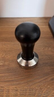 Pákový kávovar a mlynček Delonghi s príslušenstvom - 11
