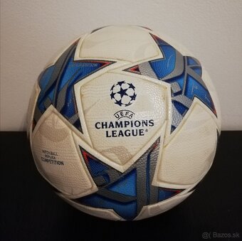 Predam futbalove lopty Adidas OMB / Pro - 11