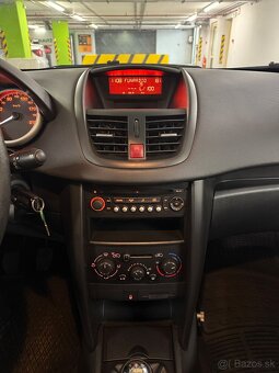 85600km. PEUGEOT 207 1.4 54kw kúp. v  SR 1/2011 - 11