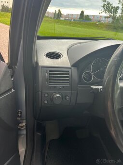 Opel Meriva 1.8 benzín Automat - 11