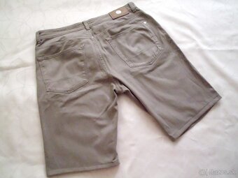 Trussardi pánske krátke nohavice  M-32 - 11