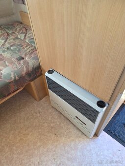 Obytný príves Adria Prima 330 - Predstan, kurenie - 11