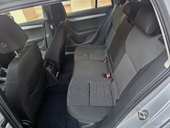 Škoda Octavia Combi 1.6 TDI M5 Elegance Navi Ťažné R16 - 11