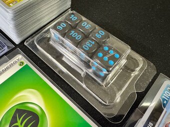 Pokemón MEGA balík (K): 100ks kariet v obaloch s EX + darček - 11