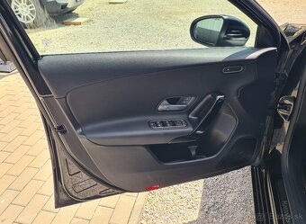 MERCEDES-BENZ A TRIEDA 200 D /T - 11
