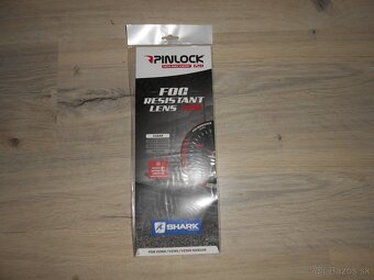 Predam krasnu novu karbonovu moto prilbu znacky SHARK SPARTA - 11