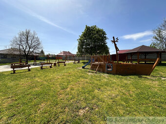 Pozemok v tichej slepej uličke v obci Semerovo - 11