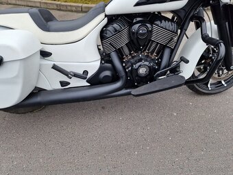 INDIAN CHIEFTAIN DARK HORSE 2019 4500 km - 11