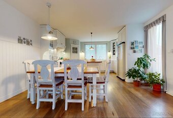 Nádherný rodinný dom v Malinove - 11