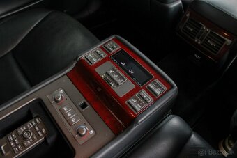 Lexus LS 600h 5.0 V8 Hybrid - 11