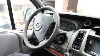 Opel Vivaro - 11