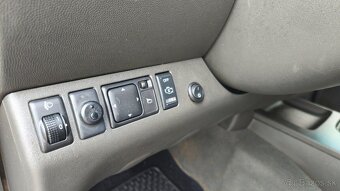 Nissan Navara 2.5 DCI , Slovenské auto , Hardtop - 11
