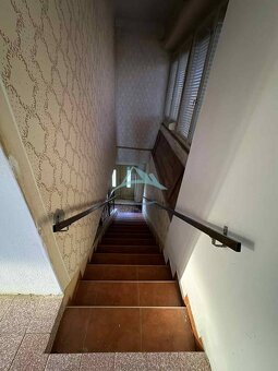 Dvojgeneračný rodinný dom s veľkou garážou a záhradou - 11
