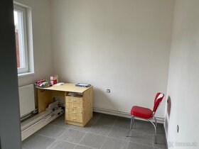 Na prenájom autoservis v Senici - 11