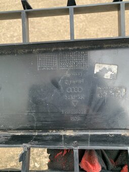 Maska 5 07-11 8T0 mrizka do nárazníku znak - 11