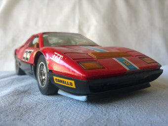 staré plechové auto, a model ferrari- retro hračky - 11