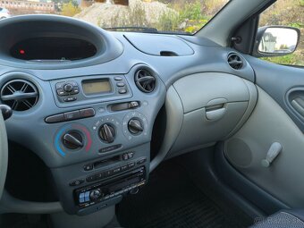 Toyota Yaris - 11