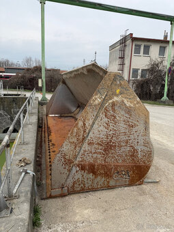 Kol. Nakladač VOLVO L180H (2016) - 11