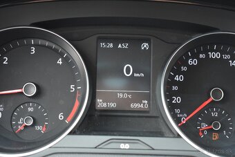 Volkswagen Passat Variant - 11