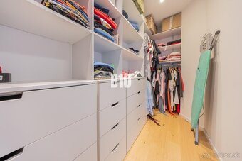 REZERVOVANÉ - PRIESTRANNÝ, MODERNÝ 4i rodinný dom v Dunajske - 11