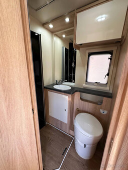 nový karavan Giottiline Siena 386F Automat 6-miestny - 11