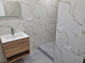 Moderný zrekonštruovaný dvojizbový byt s loggiou v Lučenci - 11
