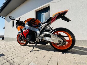Honda cbr 1000 rr REPSOL - 11